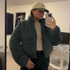 BDG Grey Fuzzy Corduroy Cropped Puffer Size Small